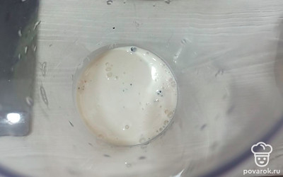 Заливаем все ряженкой.