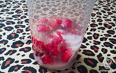 Смешать их и взбить.