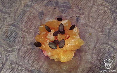 Добавляем тыквенные семечки. Все смешиваем в блендере.