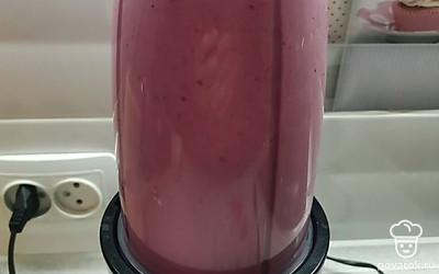 Включаем блендер на несколько секунд до полного взбивания.