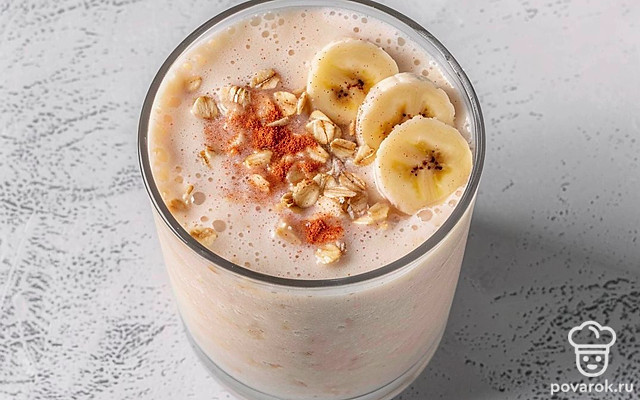 Смузи с бананом и овсяными хлопьями — Рецепт с фото