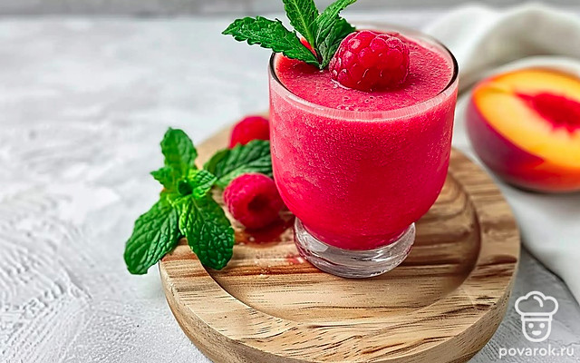 Смузи с персиком и малиной — Рецепт с фото