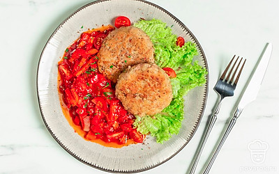 Горячий ароматный соус можно использовать в качестве гарнира, а можно добавить исключительно для легкого овощного вкуса. 