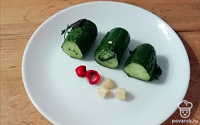 Еще раз потом перемешайте. Поставьте в холодильник до полного охлаждения примерно на час. 