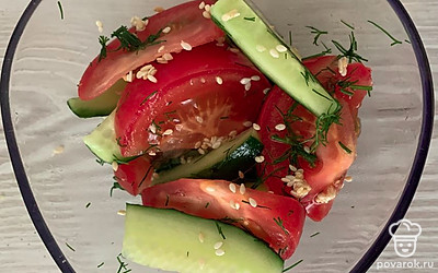 Перед подачей посыпать кунжутом.