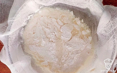 Оставьте ряженку при комнатной температуре на 2 часа. 