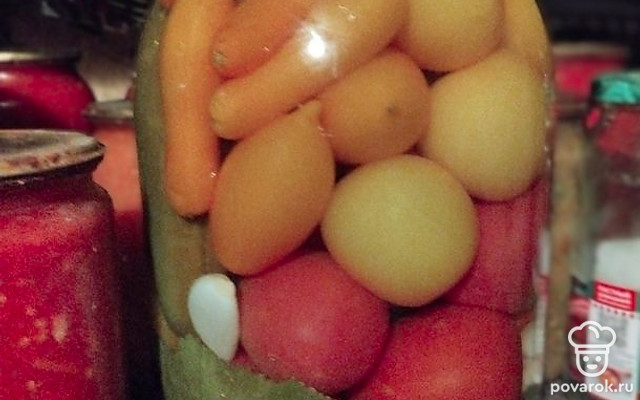 Соленые помидоры на зиму с тархуном — Рецепт с фото