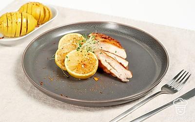 Подавайте соленые лимоны к мясу, рыбе и запеченным овощам, такое необычное сочетание откроет новый вкус знакомых блюд.