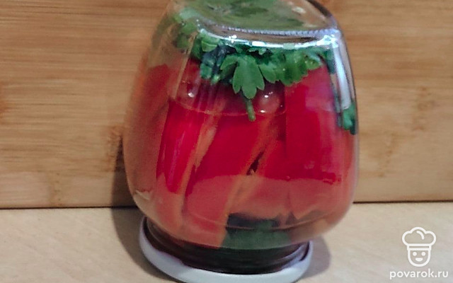 Перец маринованный с чесноком и петрушкой на зиму — Рецепт с фото