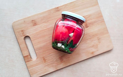 Подавайте в горячем состоянии вместе с гарниром разложив по порционным тарелкам или закройте на зиму и наслаждайтесь овощным блюдом всю зиму. Приятного аппетита.