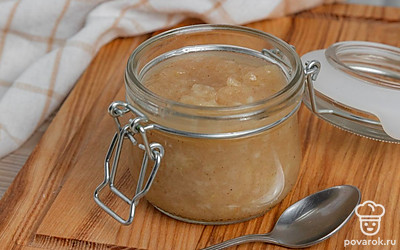 Переложите грушевое пюре в банку. Грушевое пюре готово.