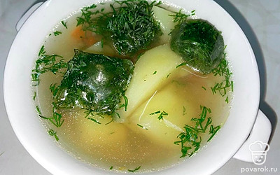 Готовое блюдо при подаче вытащите из холодильника и положите в тарелку к супу.