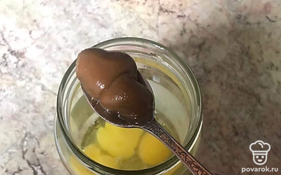 Добавляем 2 чайные ложки горчицы. 