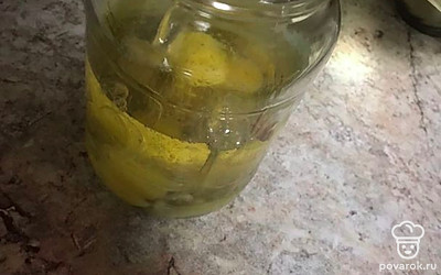 Вливаем 500 мл подсолнечного масла.