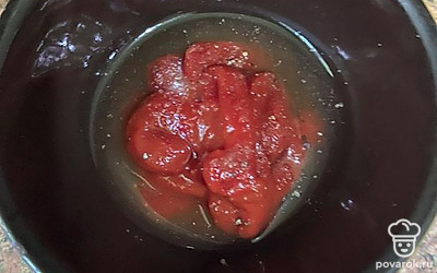 Залить водой, перемешать.