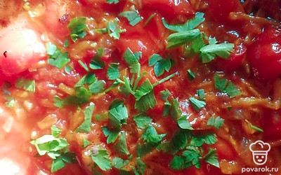 В конце добавить зелень. Подавать можно с любым гарниром. Приятного аппетита! 