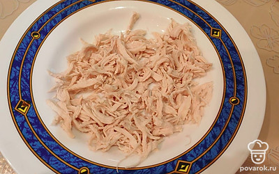 Разберите филе на волокна. 