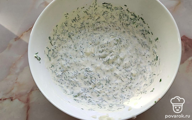 Сметанный соус с чесноком и укропом — Рецепт с фото