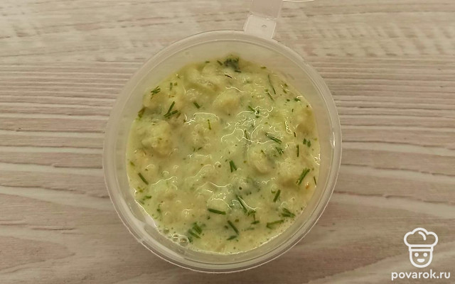 Соус на кефире с чесноком и репчатым луком — Рецепт с фото