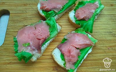 Бутерброды готовы. Подавайте на завтрак с горячим чаем. 