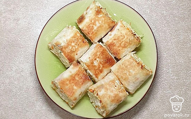 Рулетики со свежей капустой и морковью — Рецепт с фото