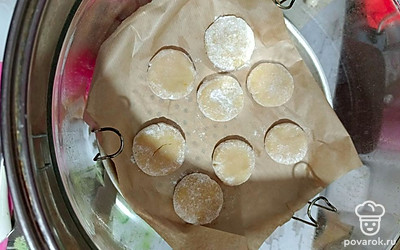 Выпекайте 15 минут при 180 градусах.