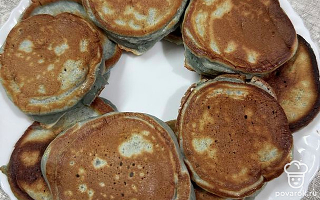 Оладьи из творожка со вкусом голубики и банана — Рецепт с фото