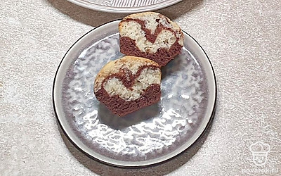 Кексы слегка остудите и подавайте. Приятного аппетита!