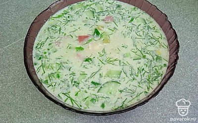 Окрошка с курицей и копченой колбасой на березовом соке — Рецепт с фото