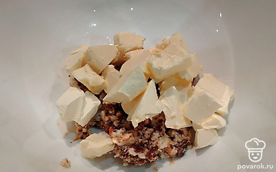 Добавьте сливочное масло. 