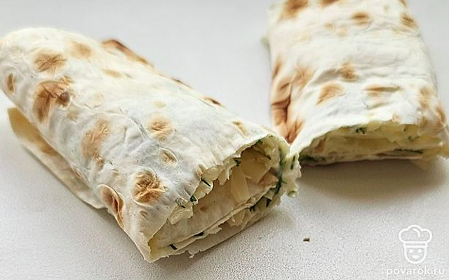 Лаваш с сыром, брынзой и зеленью — Рецепт с фото