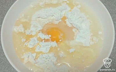 Влейте растительное масло. 