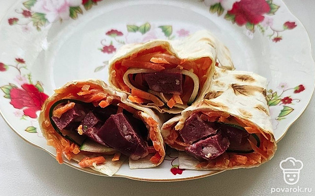 Лаваш с корейской морковкой и колбасой — Рецепт с фото