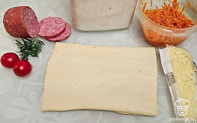 Подготовьте все ингредиенты. Разогрейте духовку до 220 градусов. 