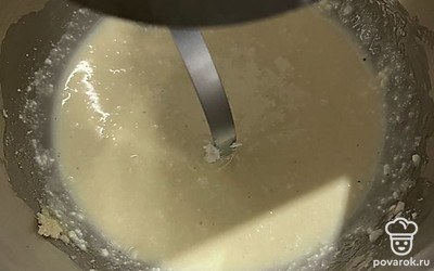 Творожная масса для выпечки готова. При желании можно дополнительно пробить массу блендером. Я не пробиваю. Люблю, когда чувствуется творог.