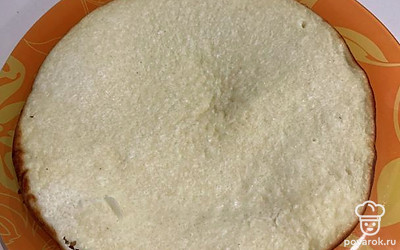 Через 40 минут достаньте запеканку и переложите на тарелочку.