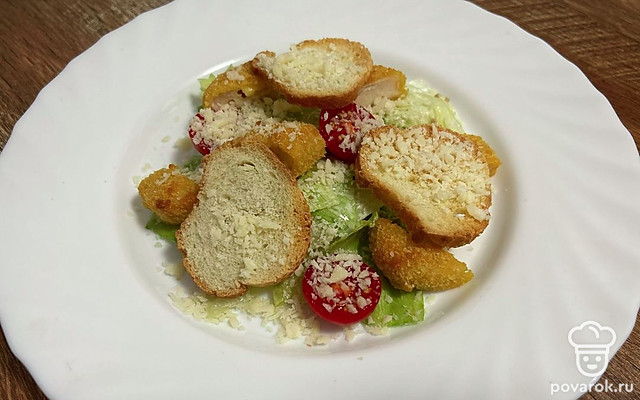 Салат с наггетсами «Цезарь» — Рецепт с фото