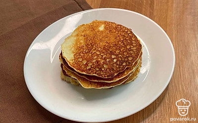 Подавайте оладьи на завтрак. Приятного аппетита! 