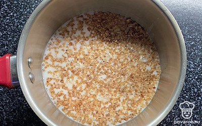 Залейте кокосовым молоком, варите согласно инструкции.