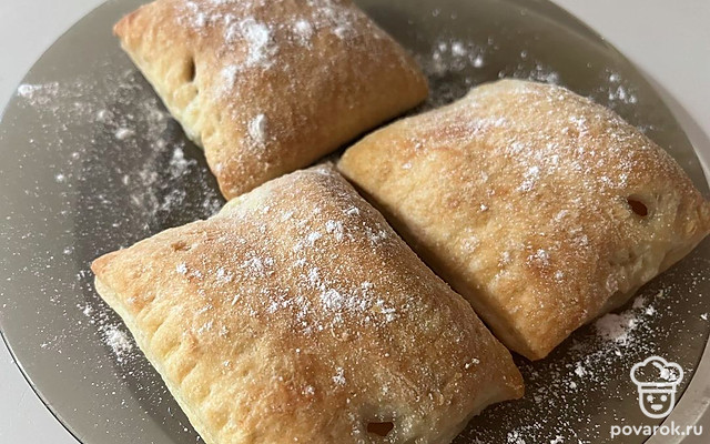 Слоеные пирожки с яблоками в духовке — Рецепт с фото