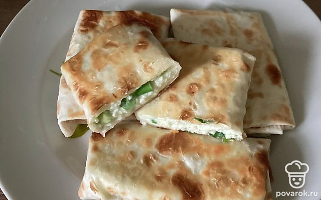 Лаваш с творогом и зеленым луком — Рецепт с фото