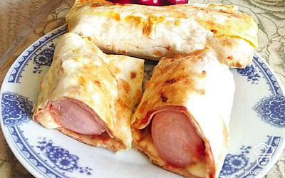 Сосиска в лаваше с сыром очень нравится детям. Хороший перекус и отличный завтрак.