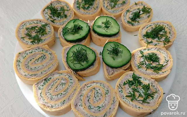 Рулет с печоночным паштетом — Рецепт с фото