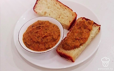 Можно подать в теплом или в холодном виде.