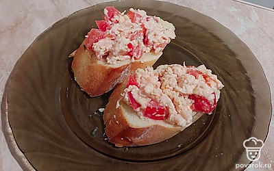 Получившуюся смесь нанесите на багет.