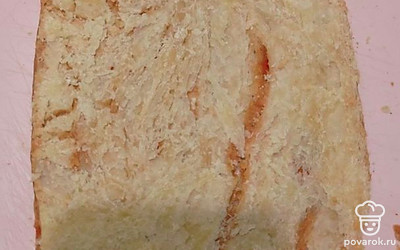 Слоеное тесто отправьте в духовку при 180 градусах на 20 минут. Затем разделите послойно.