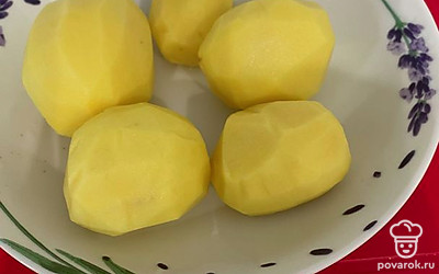 Картошку помыть, почистить.