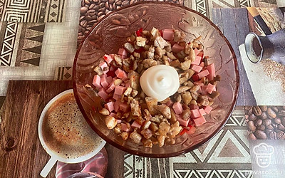 Добавляем майонез, перемешиваем.