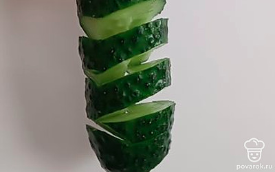 Огурец получится, как на картинке. Если нет, подрежьте сильней.