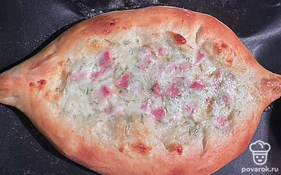 Выпекайте в разогретой духовке при температуре 160 градусов в течение 30 минут в режиме «верх-низ».